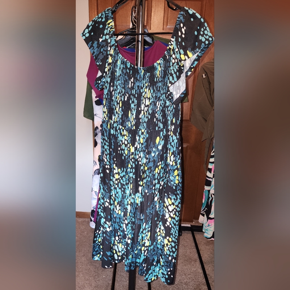 Torrid off Shoulder Smocked Mini Dress Black/Green/Yellow, NWT - Picture 4 of 4